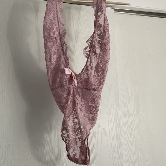 Lingerie - Picture 5 of 5